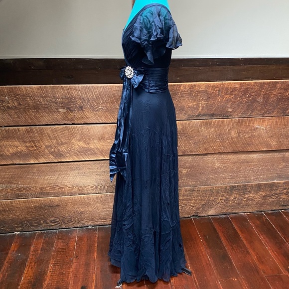 Caché Luxe Full Length Silk Gown w/ Flutter Sleeves & Brooch - Picture 4 of 16